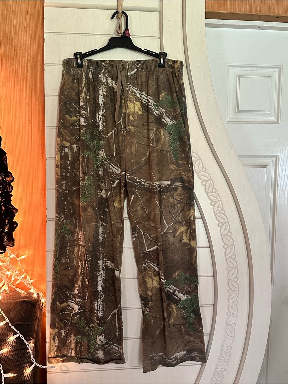 Realtree Men's Camo Joggers in Brown and Green